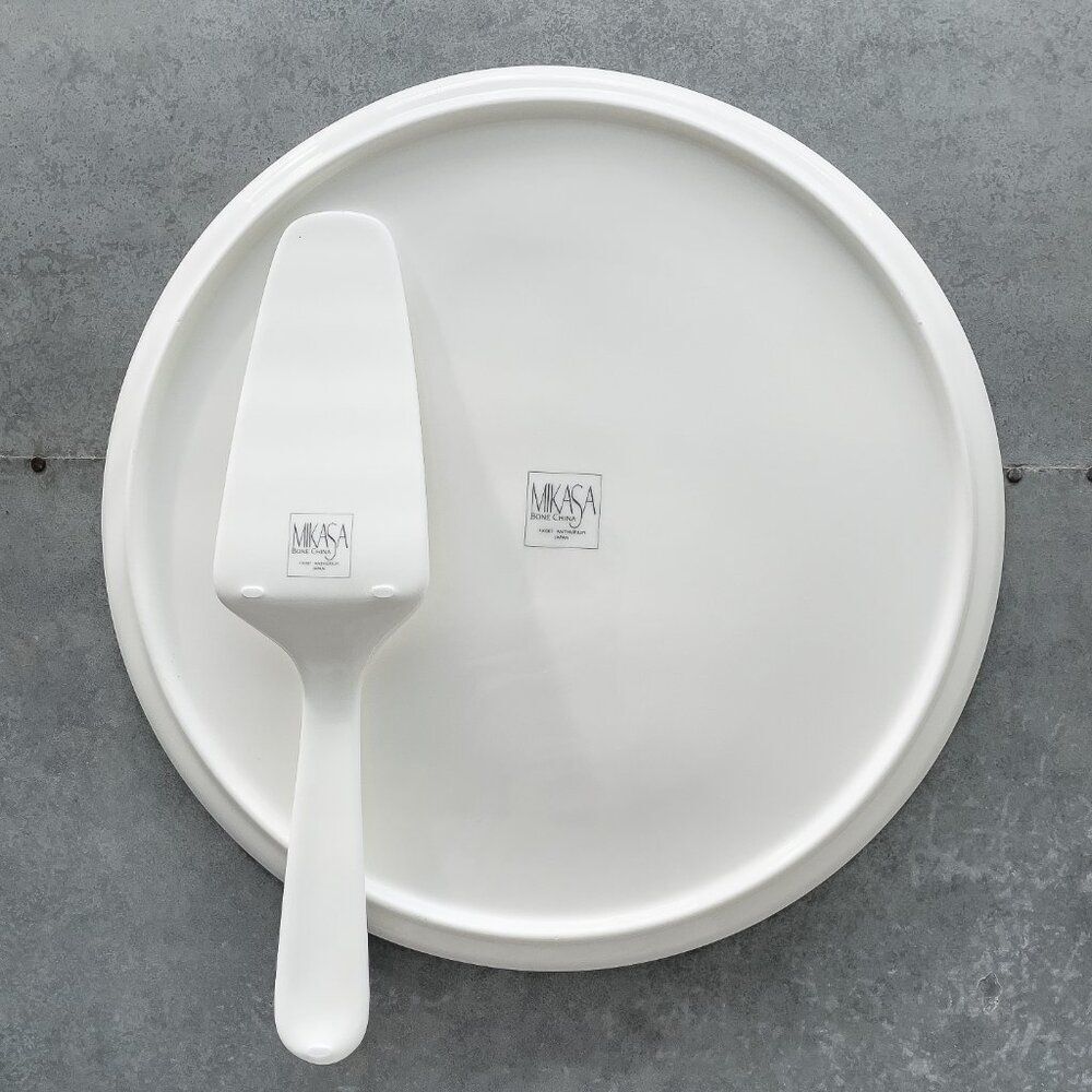 MIKASA Anthurium Cake Plate & Server, 11.5" - Picture 3 of 8
